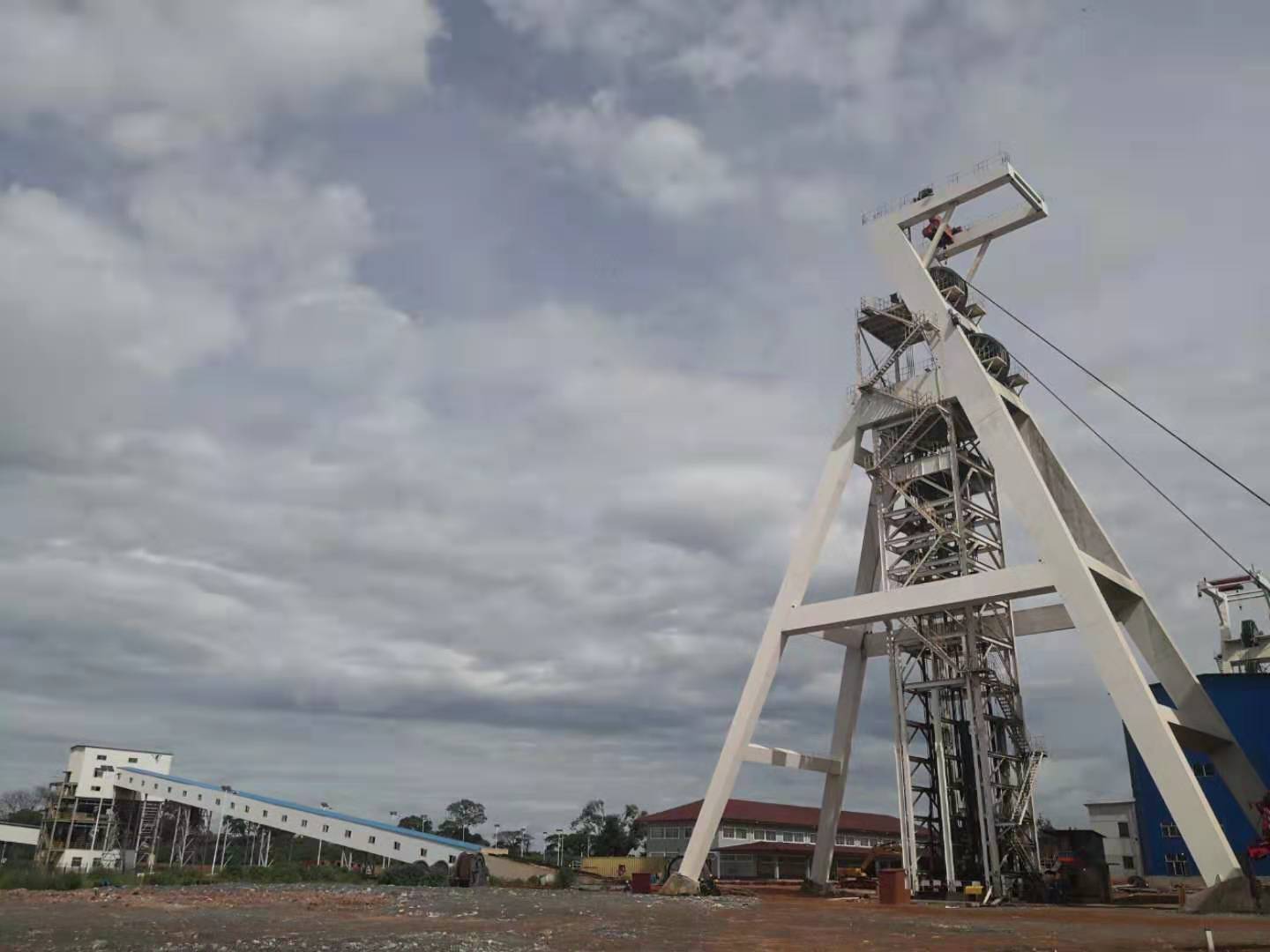 1609834875200629.jpg 1、东南矿体项目公司.jpg