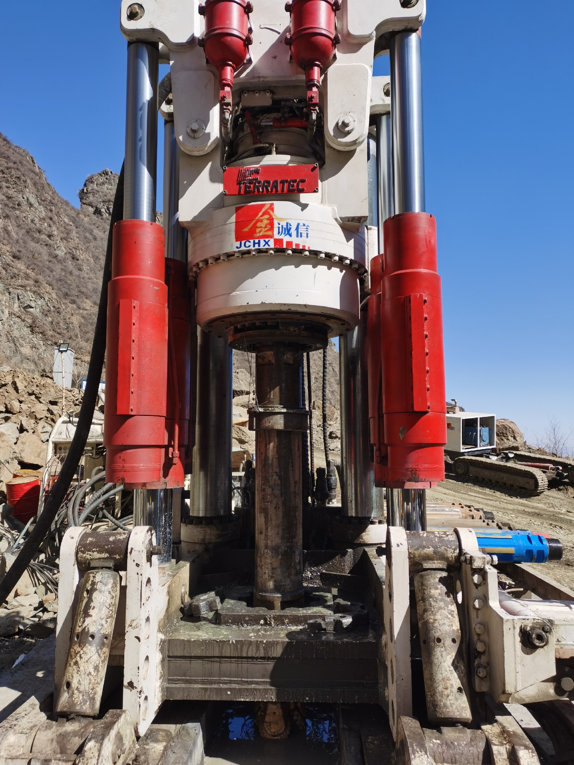 1651195837863622.jpg (反井项目部--张露)反井项目部四月份再次刷新生产记录 (4).jpg