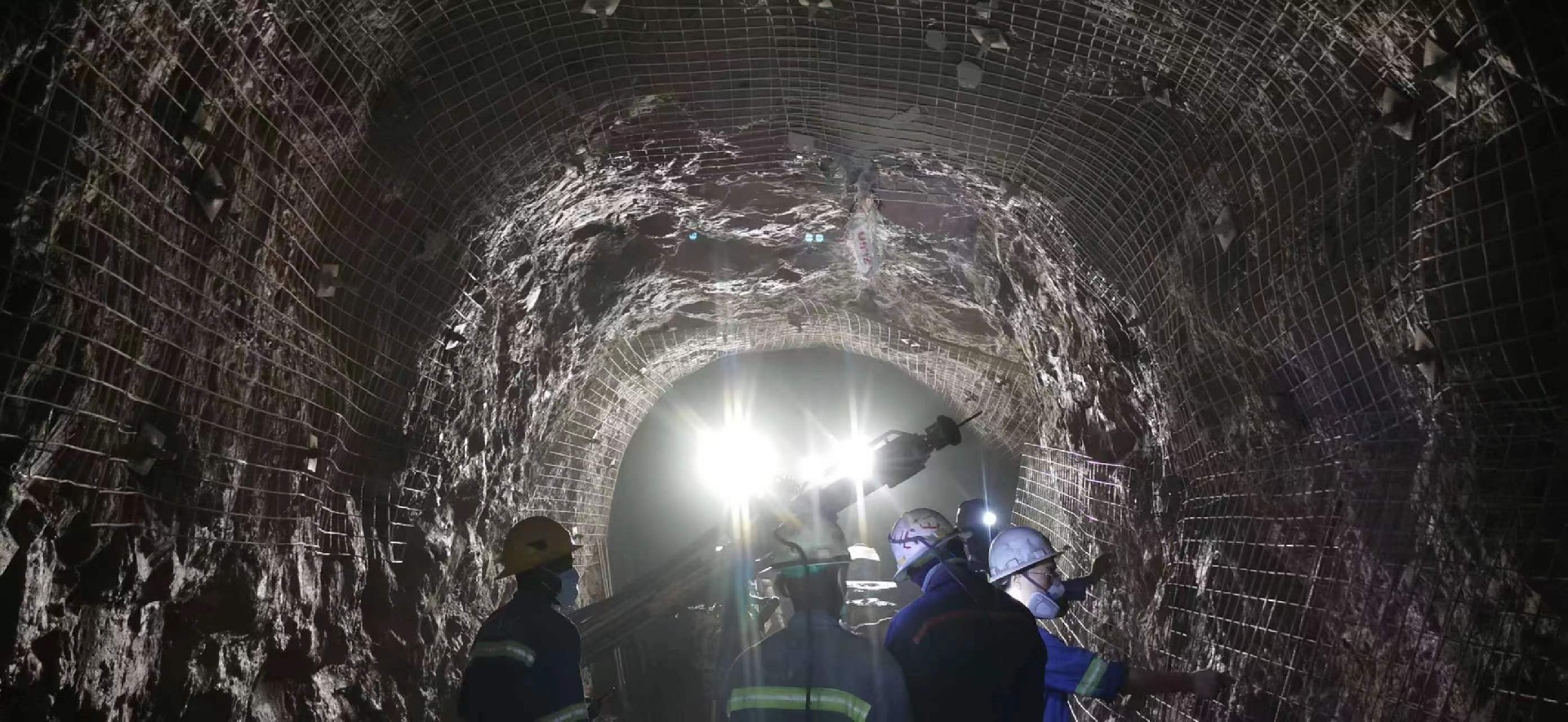 1663730253490256.jpg 金科项目公司斜坡道贯通.jpg