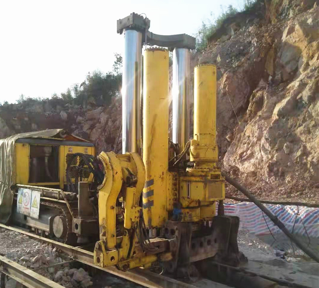 1626229789853472.jpg 喜报!反井项目部邓家山1号溜井 刷新导扩孔施工速度双纪录3_副本.jpg