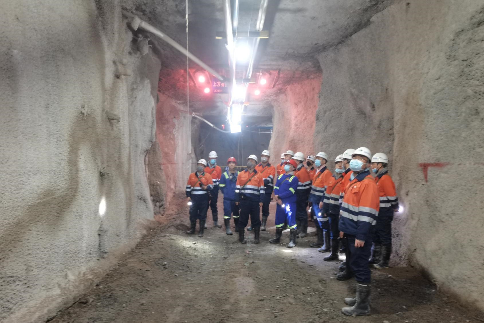 1648772398177717.jpg 全矿工区在我作业区域进行样板盘区观摩学习-照片1_副本.jpg