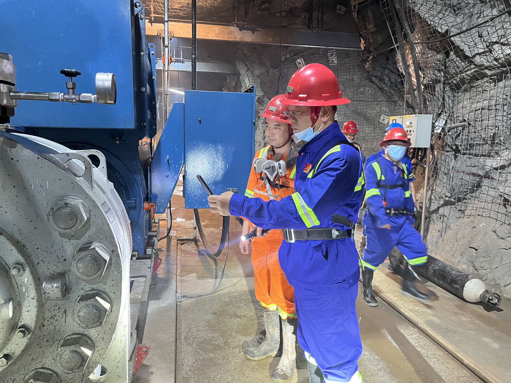 金森达图片 (1)（封面）.jpg